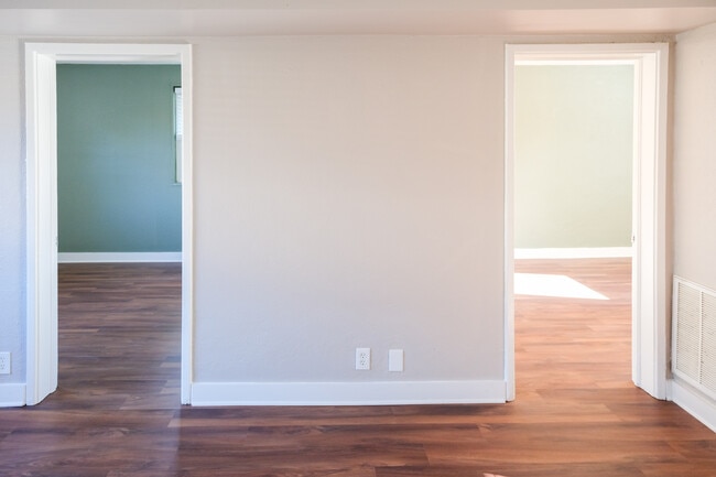 2br/1ba model - West End Commons