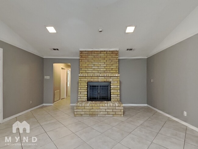 Building Photo - 314 Towne House Ln