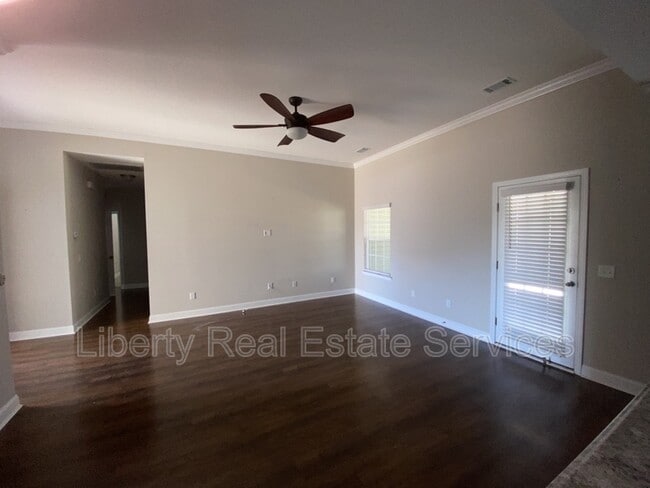 Foto del edificio - 729 Burke Dr