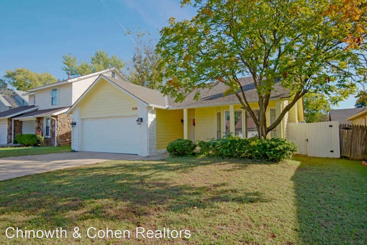 Foto principal - 3 br, 2 bath House - 9339 S 65th E Pl