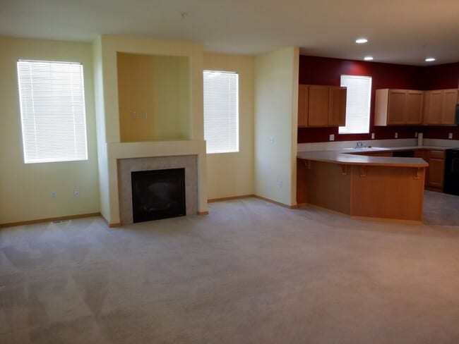 Foto del edificio - 2010 Garry Oaks Ave