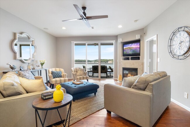 Foto del edificio - 1230 Lands End Pkwy