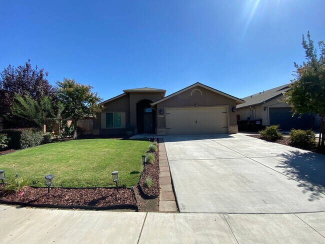 Foto del edificio - Lovely Home for rent in Visalia,Ca