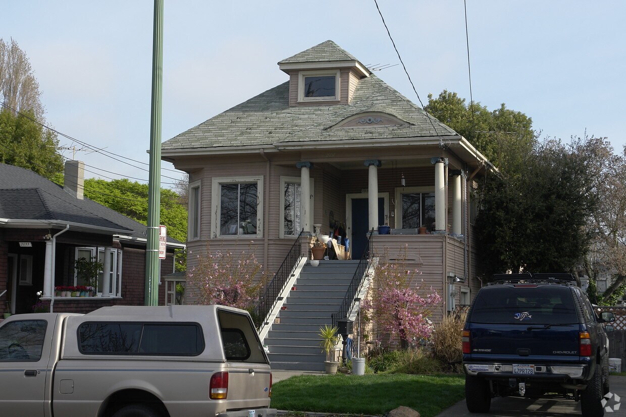 Foto principal - 2057 Buena Vista Ave