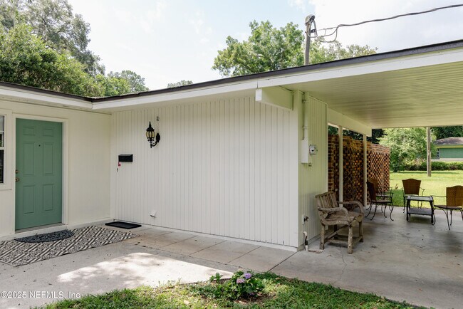 Building Photo - 1345 Orange Cir S