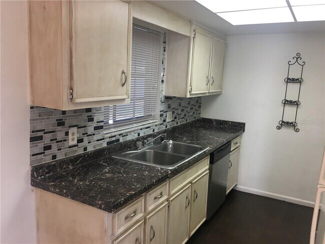 Foto del edificio - 5340 Moxie Blvd