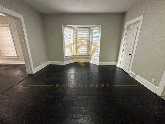 Building Photo - Charming 2-Bedroom Home with Modern Finish...