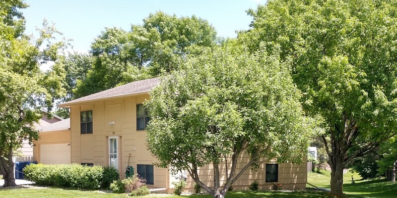 Primary Photo - 4604 S Holbrook Ave