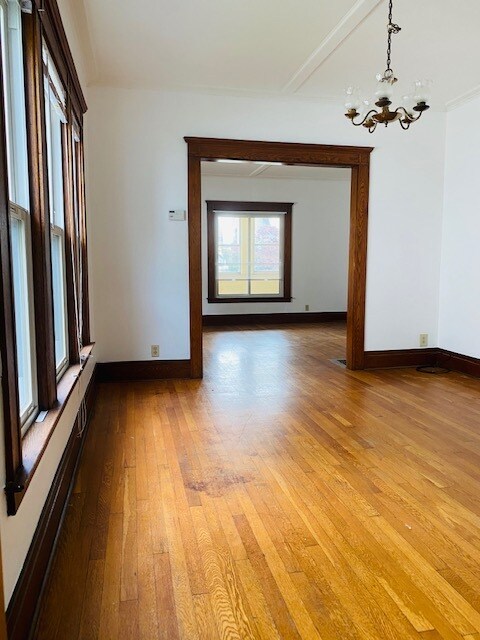 Building Photo - 147 Malverne Dr