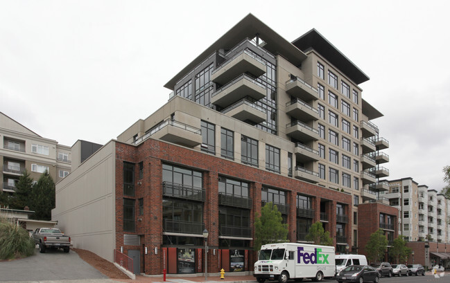 Building Photo - One Main Street Condos