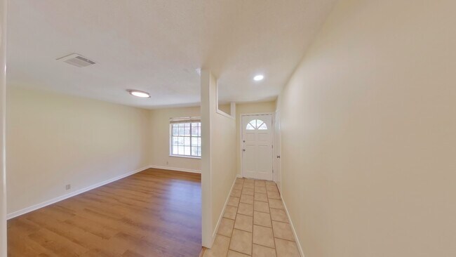 Building Photo - 416 Cavite Pl