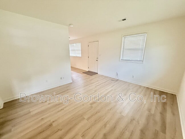 Building Photo - 1017 14th Ave S