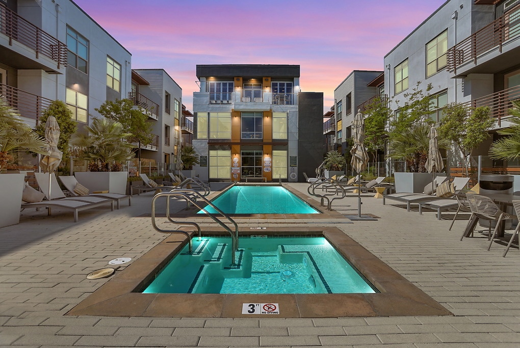 Primary Photo - ROEN Menlo Park