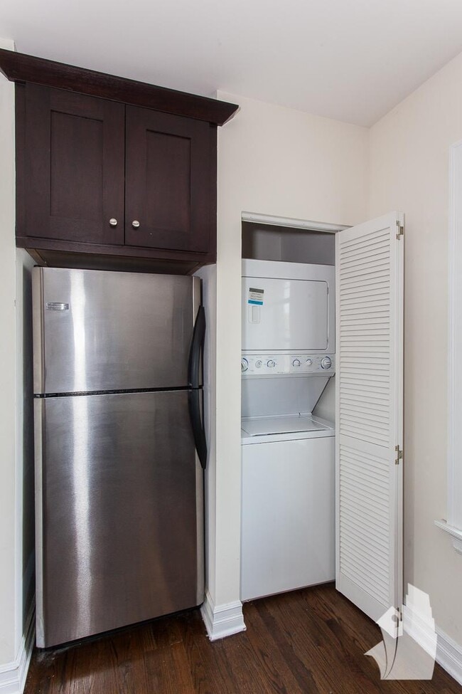 Building Photo - 2 bedroom in Chicago IL 60613