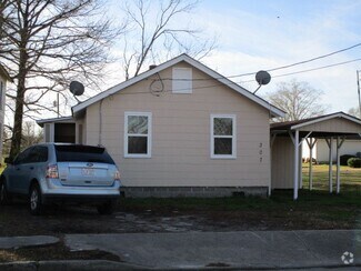 Building Photo - 307 W Cypress St