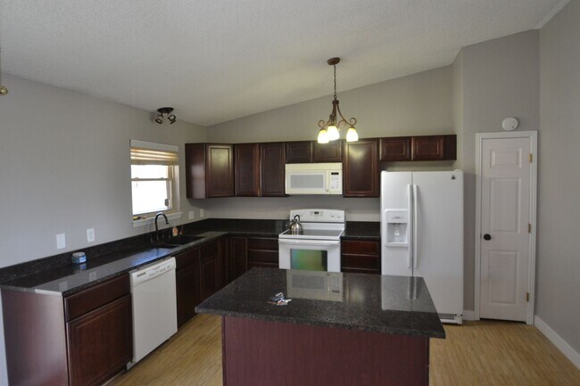 Foto del edificio - 3710 Trail Rock Pl