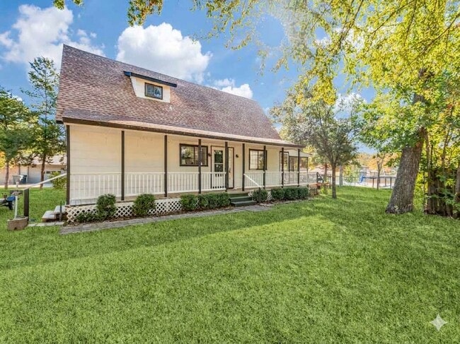 Building Photo - 504 Kiowa Dr E