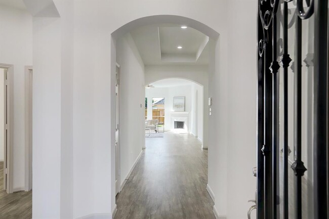 Foto del edificio - 26815 Lakeridge Park Ln