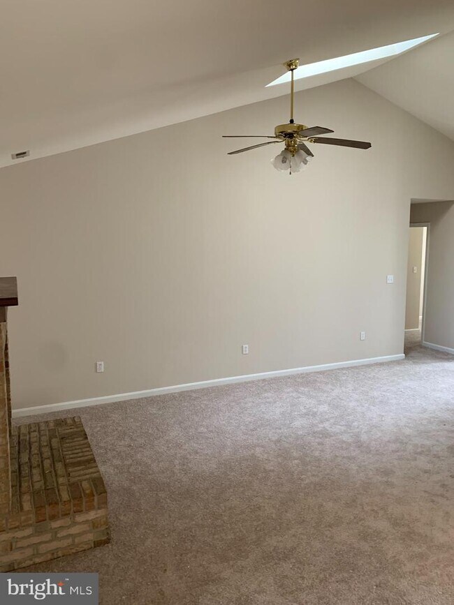 Building Photo - 799 Ripplebrook Dr