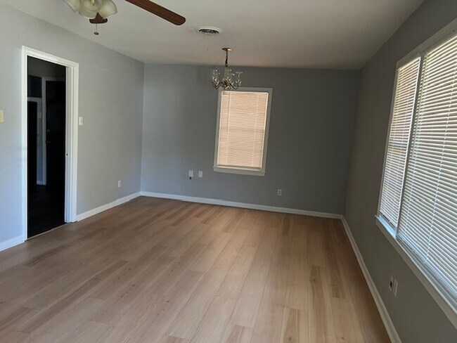 Foto del edificio - 3/1 Located in Greenwich Hills