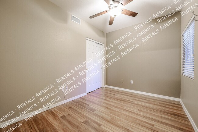 Foto del edificio - 6535 E Superstition Springs Blvd