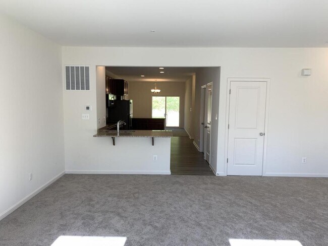 Building Photo - 101 Trails Way