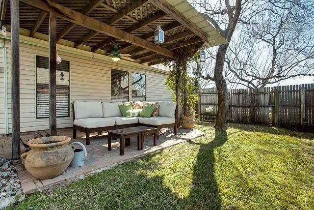 Building Photo - 936 Sugarberry Dr