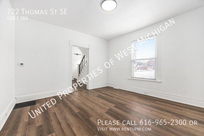 Foto del edificio - 722 Thomas St SE
