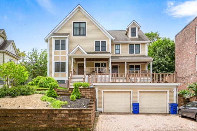 Building Photo - 9 Millmont St