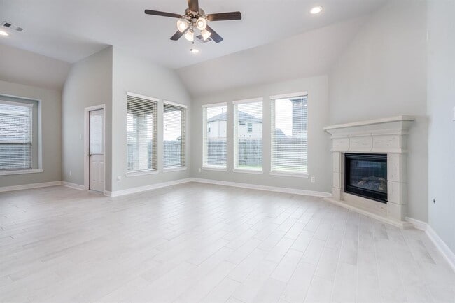 Building Photo - 204 Upland Dr