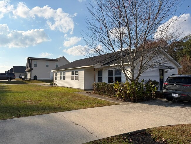 Building Photo - 3099 Avon Rd