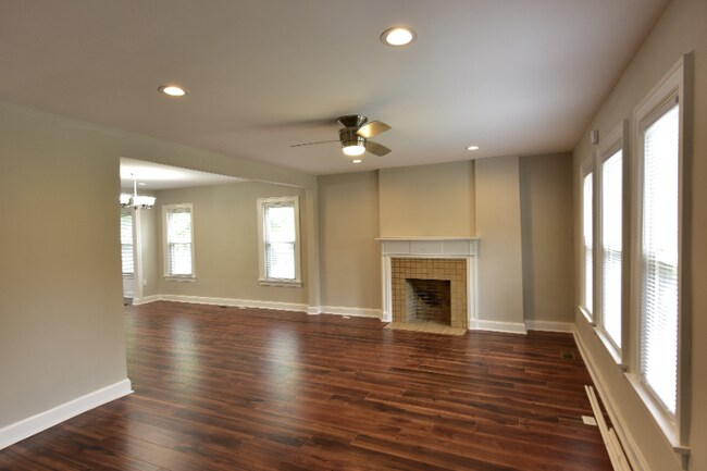 Building Photo - 1400 E Whittier St