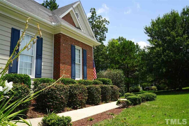 Building Photo - 1201 Linden Ridge Dr
