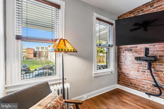 Foto del edificio - 720 Morton St NW