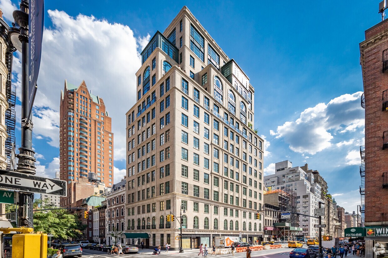 Primary Photo - 150 East 78th St