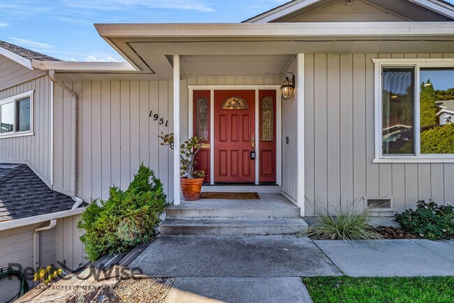 Building Photo - 1951 Heath Dr