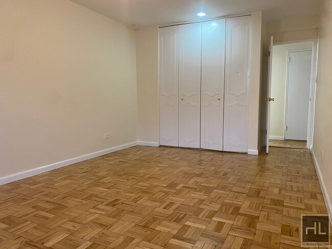 Building Photo - GRAND CENTRAL PARKWAY