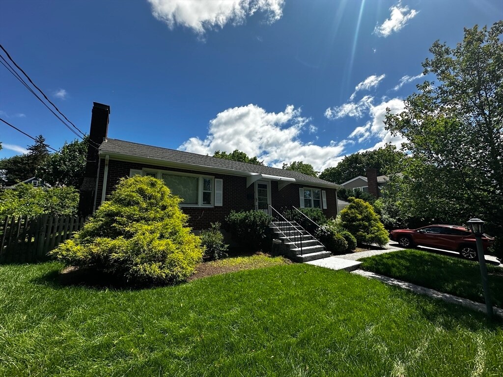 Primary Photo - 11 Mead Rd