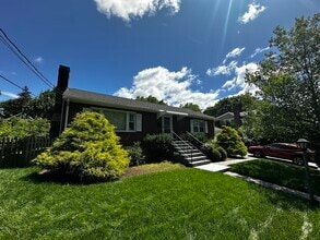 Building Photo - 11 Mead Rd