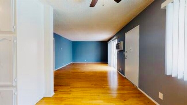 Foto del edificio - 425 N Hobart Blvd