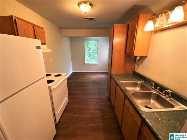 Building Photo - 106 Skyview Dr