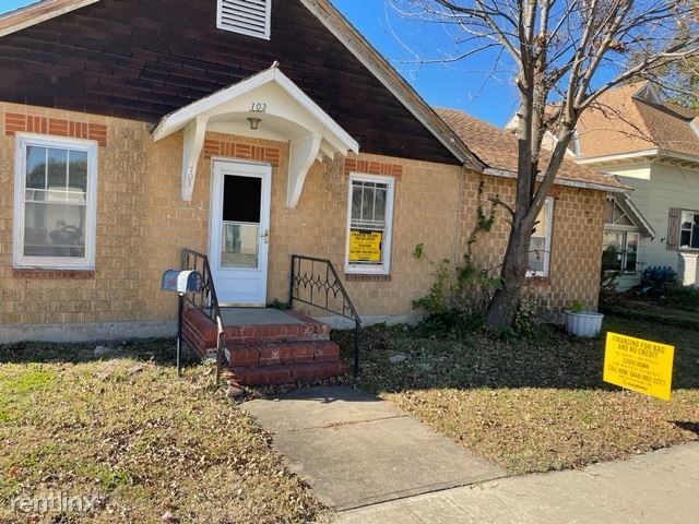 Building Photo - 2 br, 1 bath House - 103 South Main Street