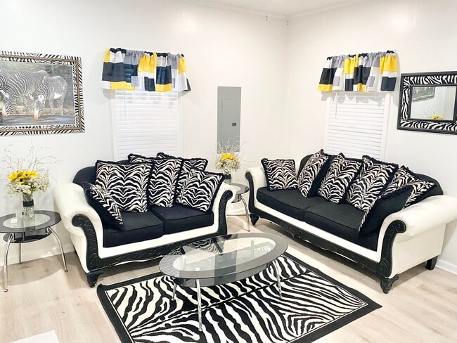 Foto del edificio - 3BR/1BA Home-Sweet-Home