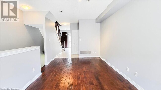Building Photo - 342 Mill St