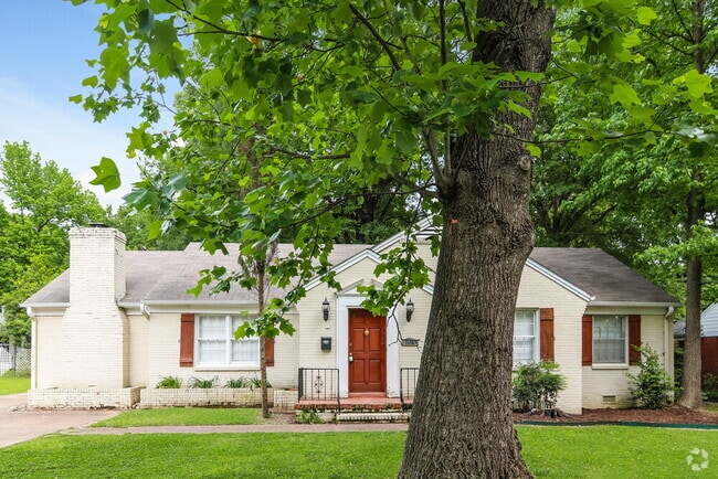 Building Photo - 1172 Oak Ridge Dr