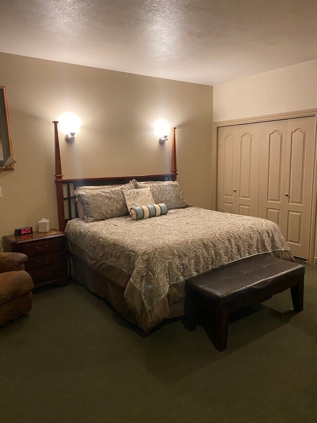 Woodhill Way - Private Furnished Aparments- Short Term Rentals - 2560 Woodhill Way