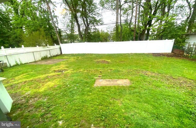 Building Photo - 73 Whitewood Dr