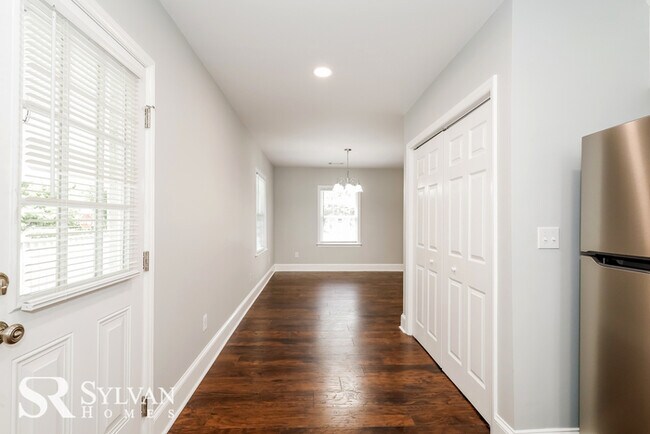 Building Photo - Adorable 3BR 2BA home