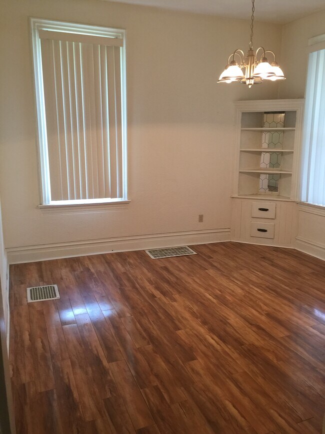 Foto del edificio - 410 Morrow Ave