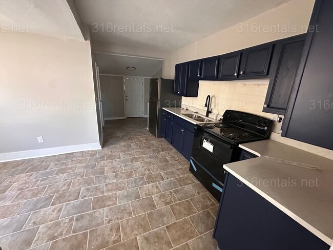 Foto del edificio - $1445 - 5 room 2.5 bathroom - Single Family Home